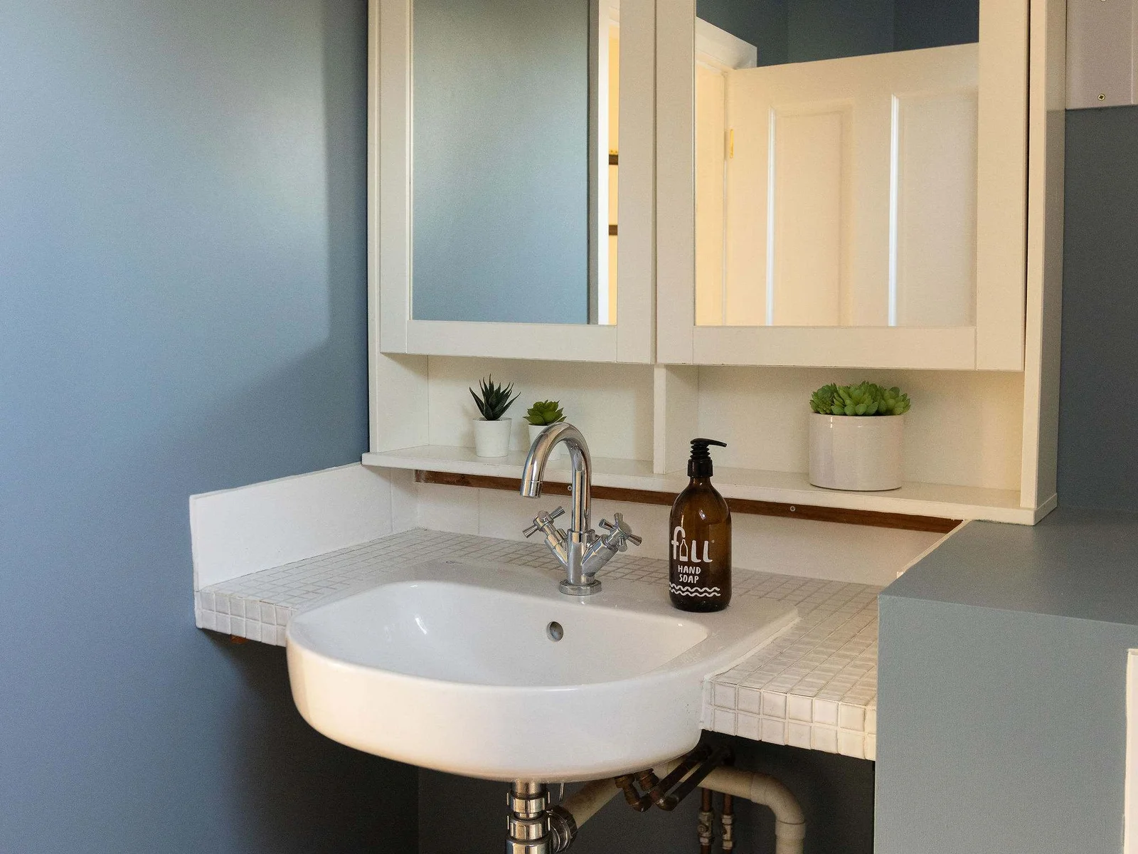 Funky sink arrangement