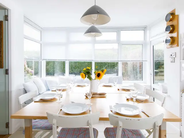 Secluded rural retreat, close to beach – sleeps 12