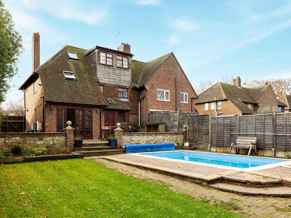 Rural House with Swimming Pool and Gardens