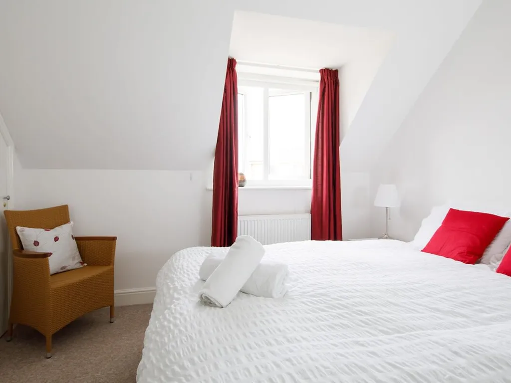 Lovely Selsey apartment with sea views / sleeps 4