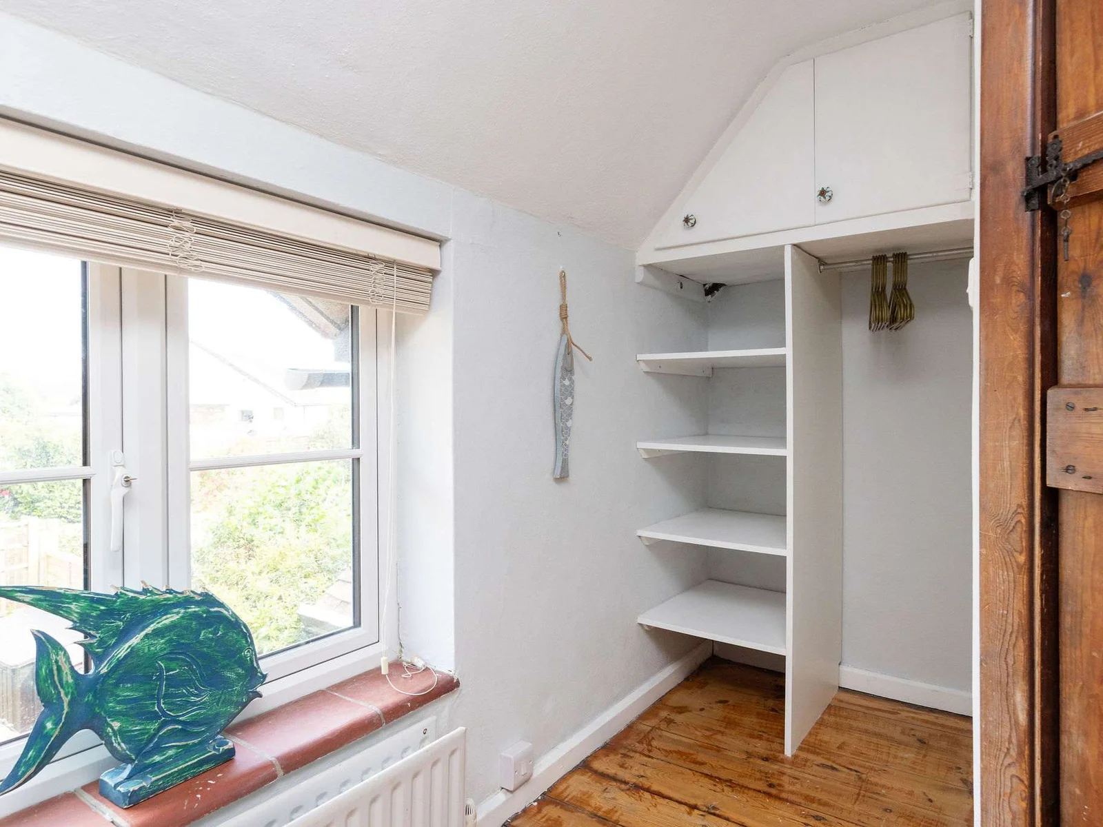 An open wardrobe to store your personal belongings!