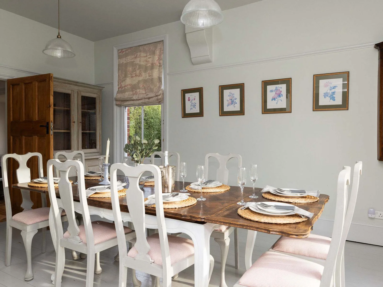Comfortable dining space for shared meals and relaxed gatherings.