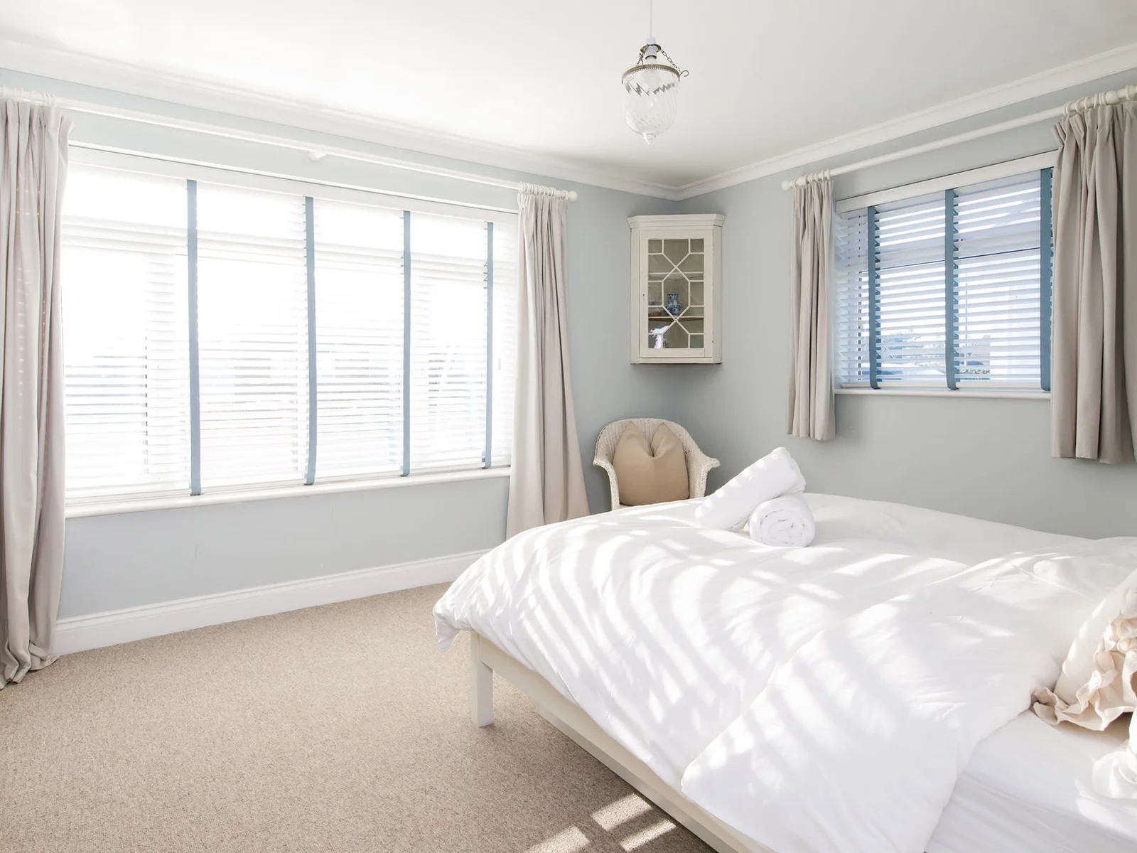 The rooms has two large windows to let plenty of daylight flood in.