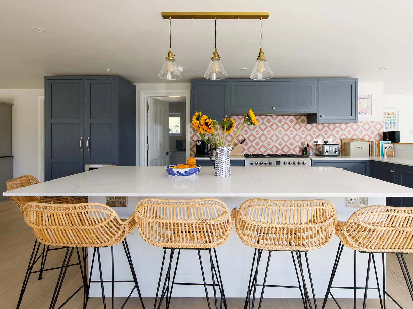 The central island has a breakfast bar to seat up to 4 people. Gather round in the evenings for drinks or enjoy a bite for breakfast.