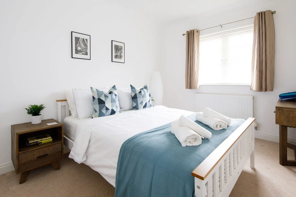 Enjoy luxurious linen and soft towels during your stay.