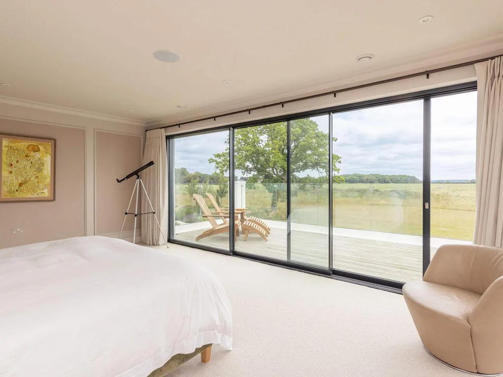 Luxury 8-Bed Retreat w/ Pool, Gym & Tennis