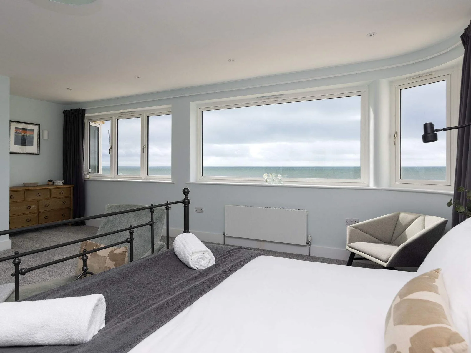 Panoramic sea views from the master bedroom without even leaving the bed