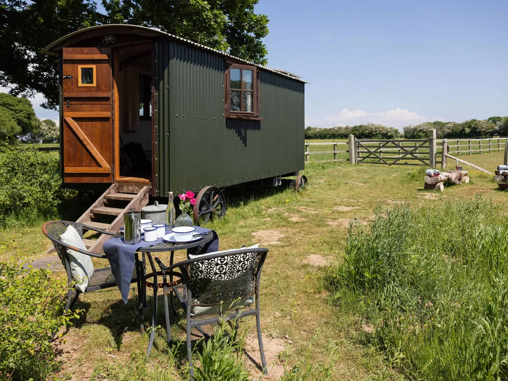 Harbour Ranch Hut – Rustic Countryside Escape