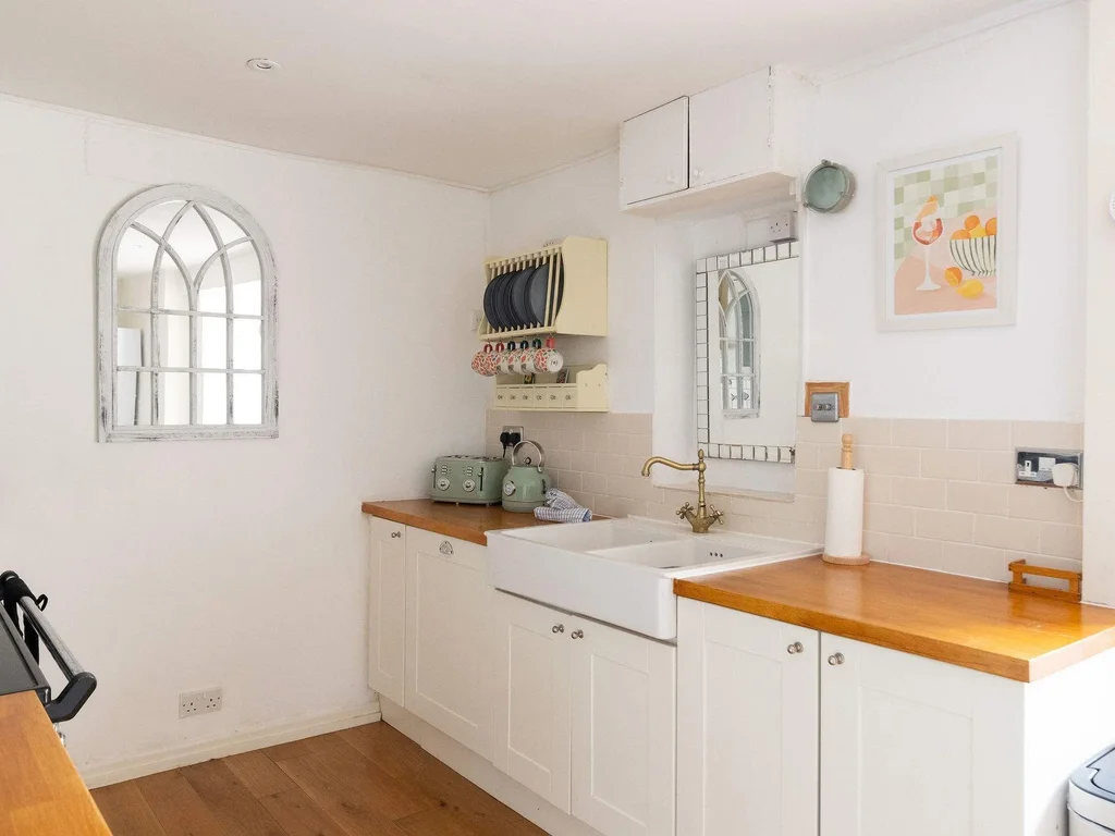 Coastal Family Retreat Nr Beach and Village