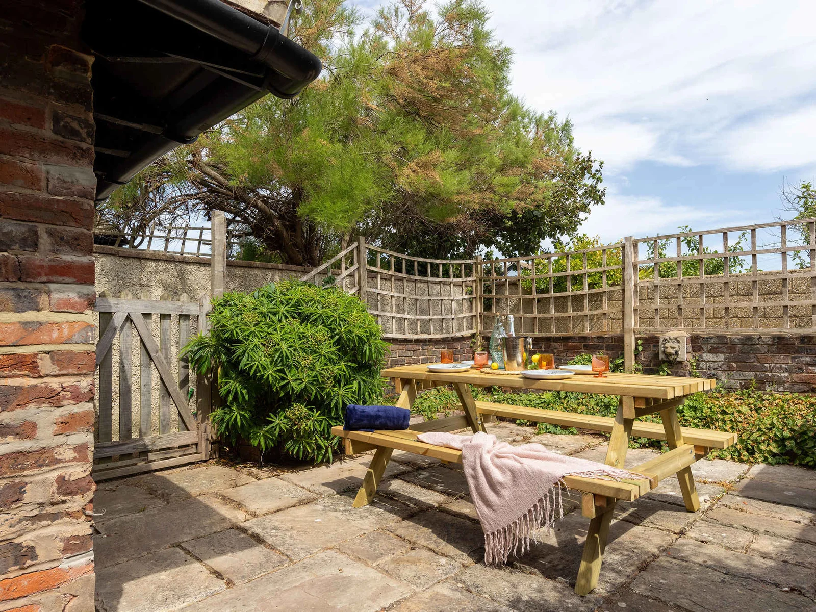 Head out the back to your own private courtyard for alfresco dining and relaxing evenings.
