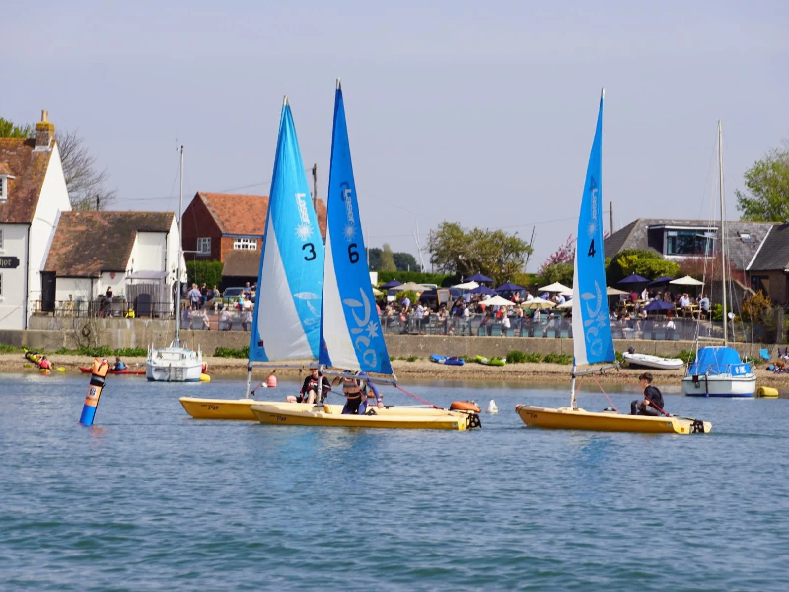 The sailing village of Itchenor is 10 minutes away, popular with walkers, sailors and bird watchers.