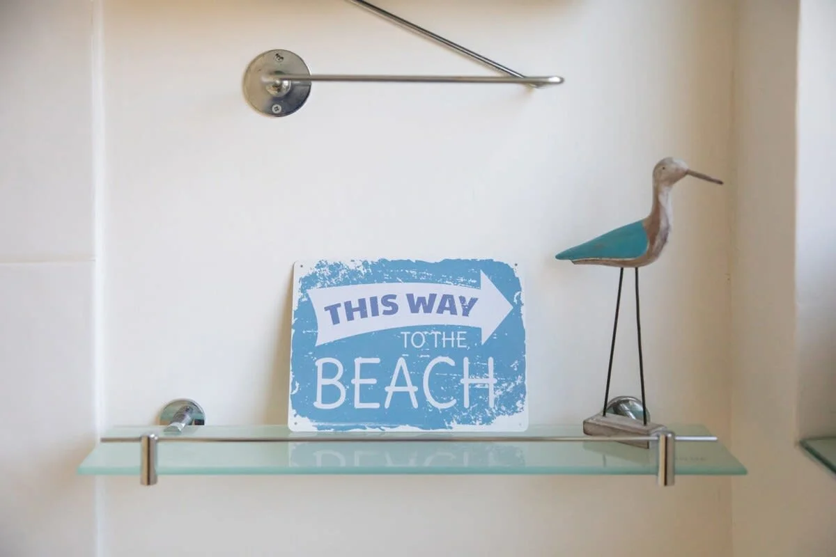 This way to the beach!