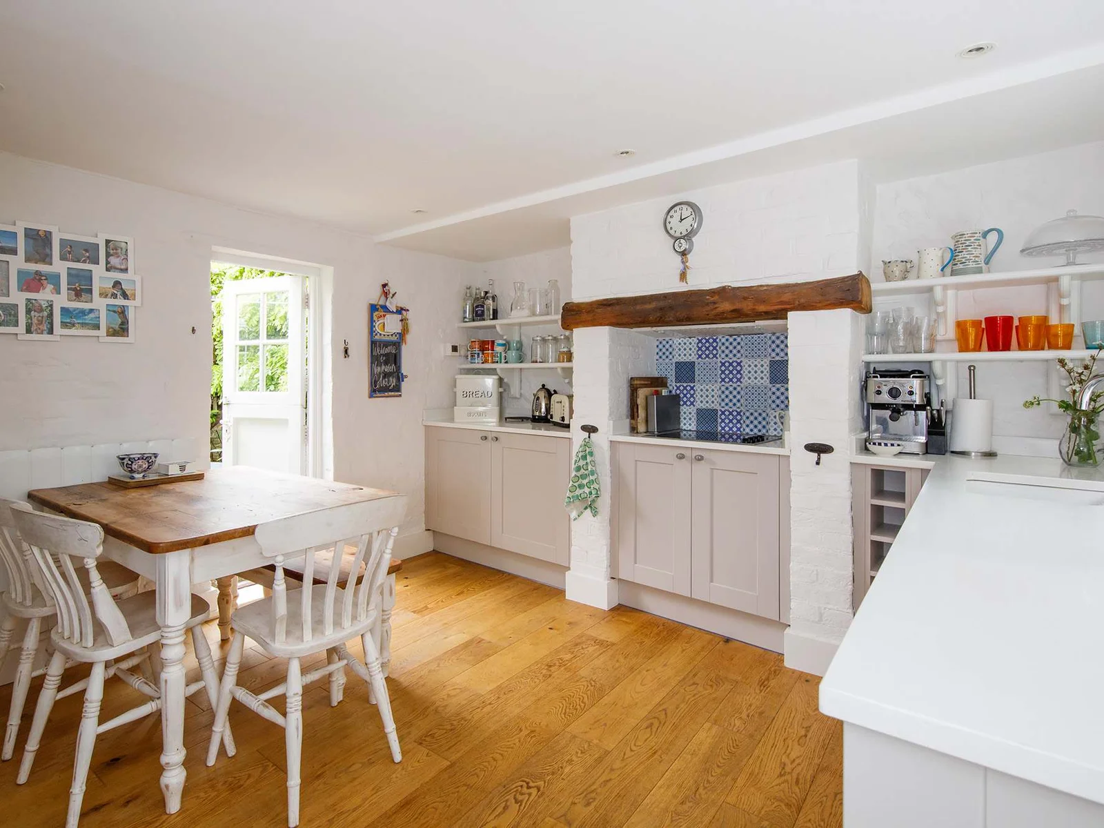 Escape the city and charge up your batteries at this beautiful West Sussex Cottage