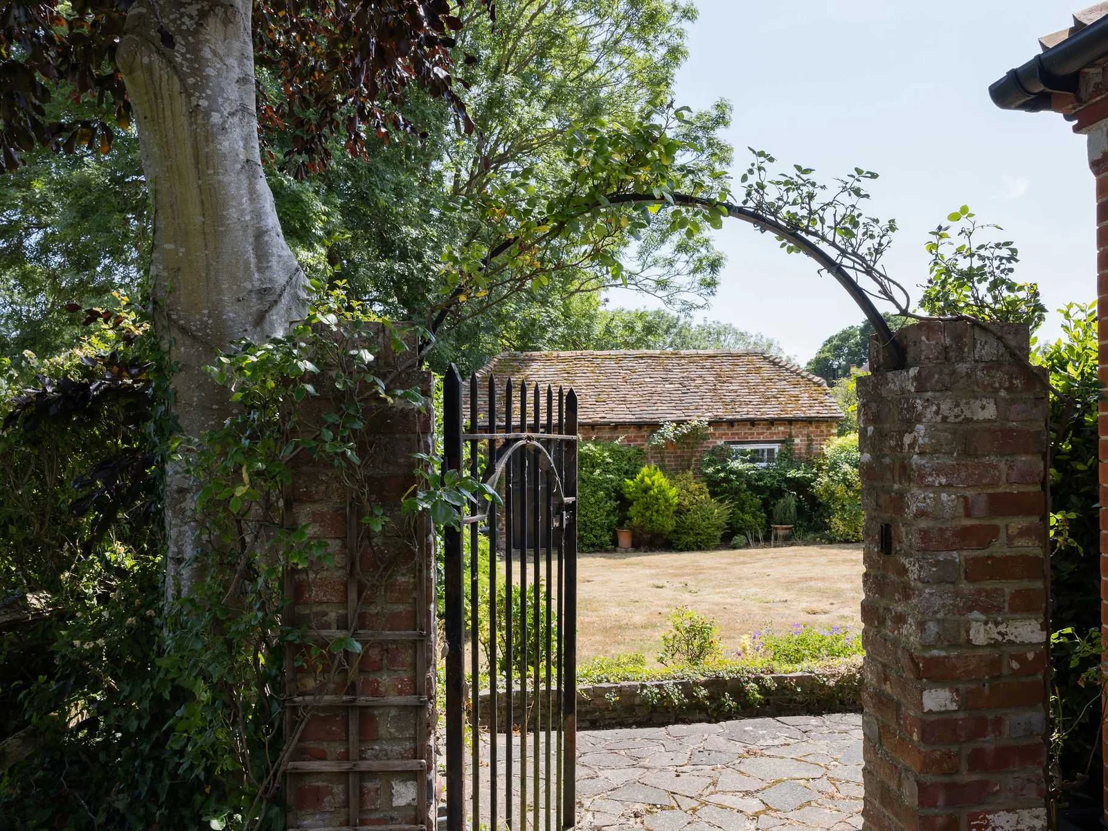 Escape the hustle and bustle of everyday at this beautiful countryside cottage