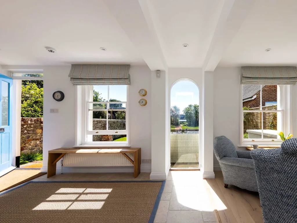 Bosham Getaway in Relaxed Seafront Luxury