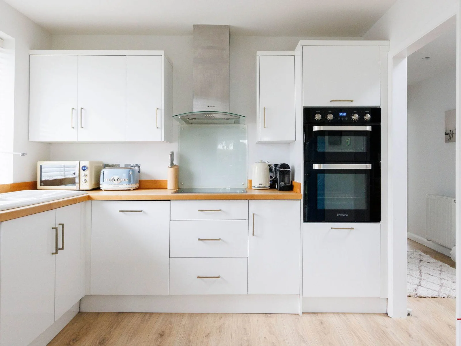 Cook with ease for the whole family in the spacious and modern kitchen.
