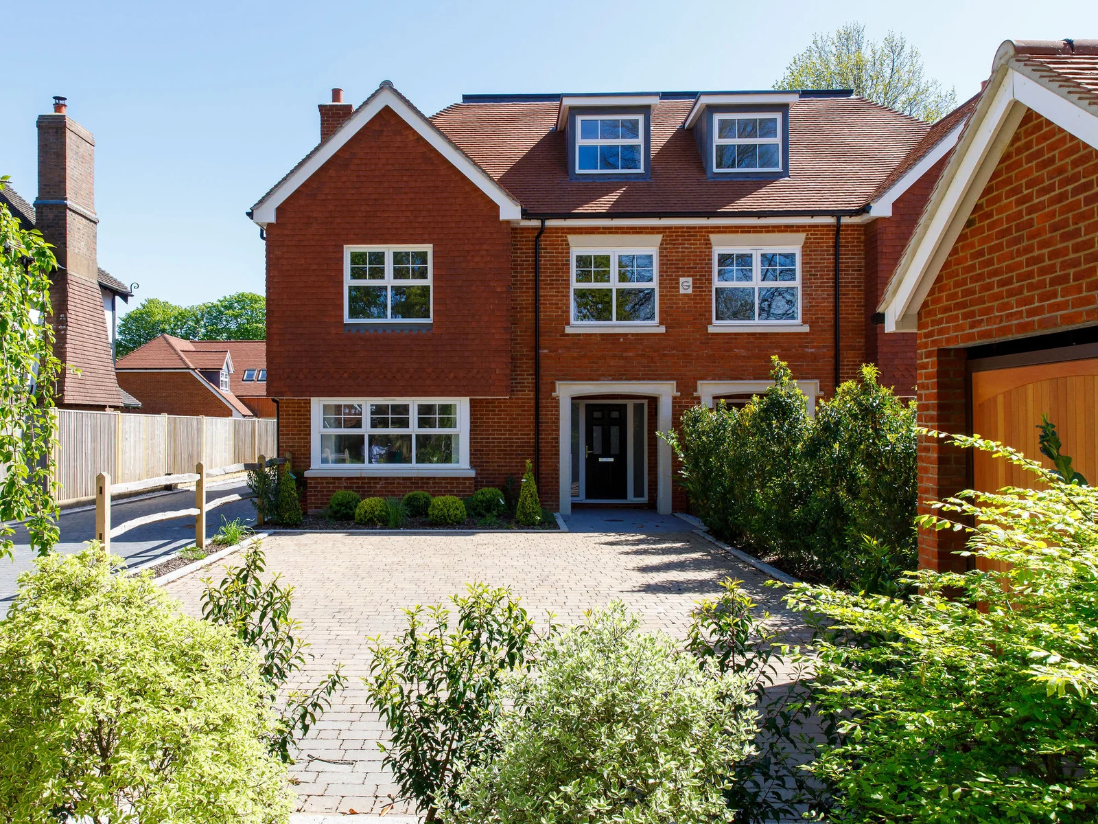 The home is newly build, with a pristine outdoor area and ample parking.