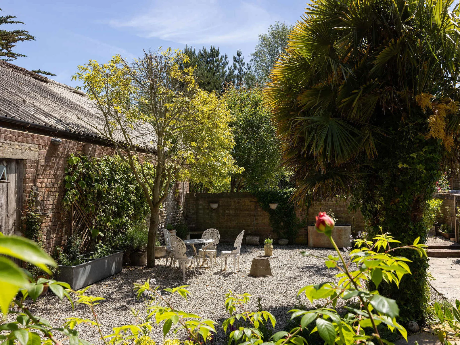 Pretty outside seating areas to enjoy the surrounding nature.