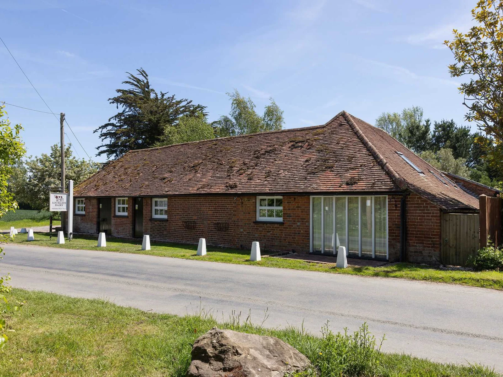 Lockgate Dairy is set in a rural location, but offers easy access to the city of Chichester and beaches to the south.