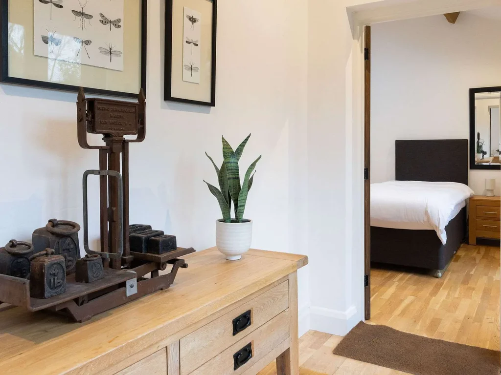 Clover – Twin Ensuite Room in Sidlesham