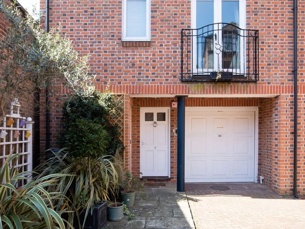 City Centre Mews House For 6