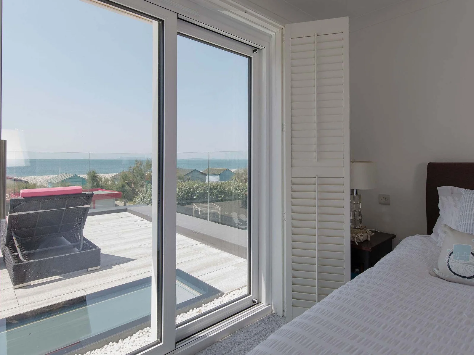 Head out to the sun loungers on the balcony to sun bathe, read or maybe even enjoy a cocktail.