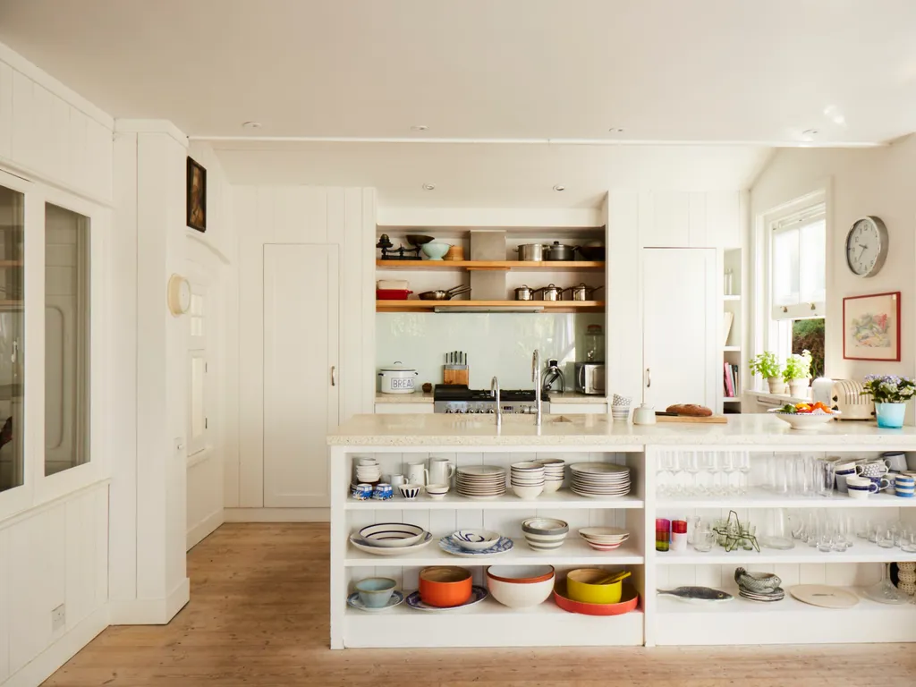 Beachfront Retreat 6bd, Hot Tub, Sauna and Bar