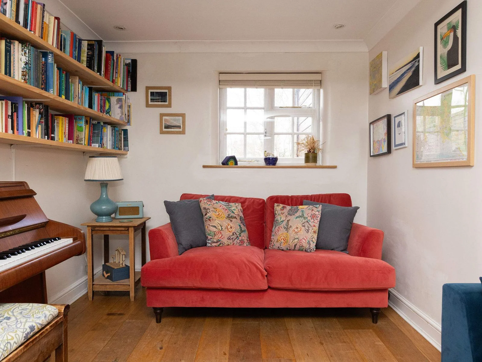 Comfortable seating area, perfect for cosy evenings in