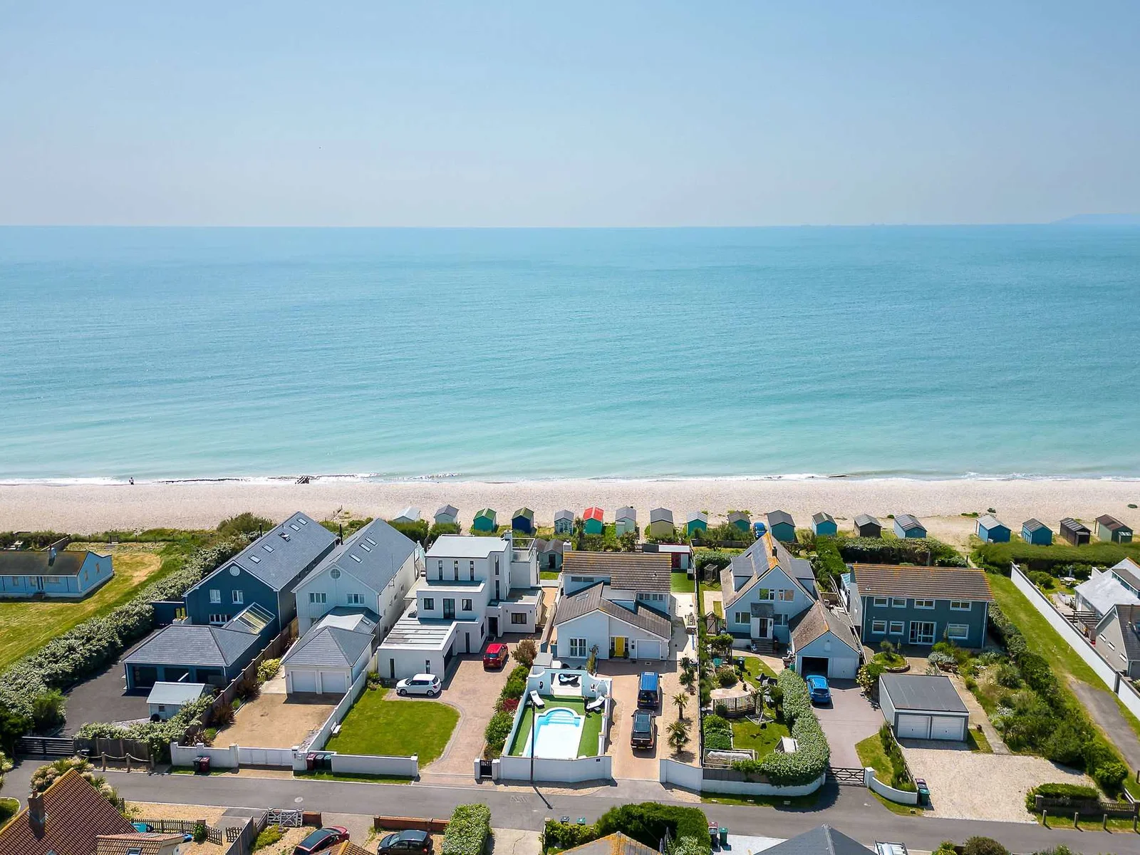 Beach front living awaits! Look at that sea!