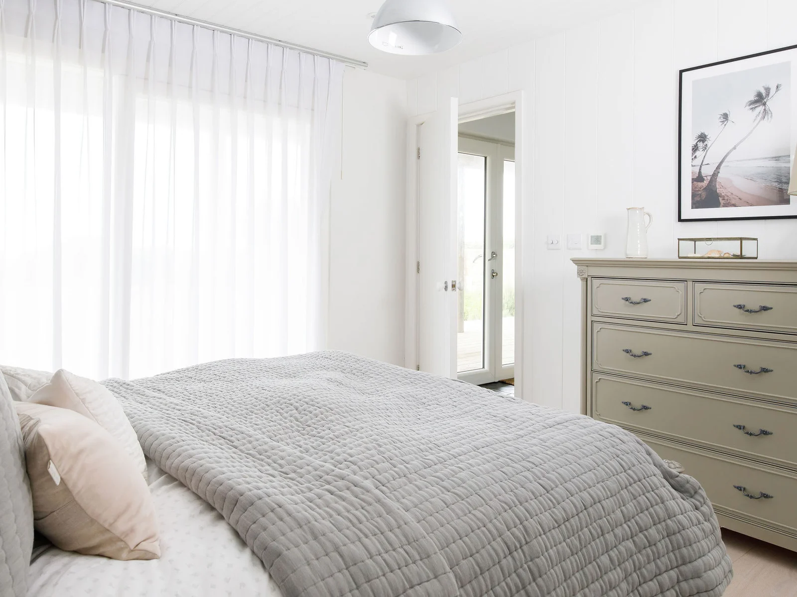 Master Bedroom with Queen Bed and En Suite