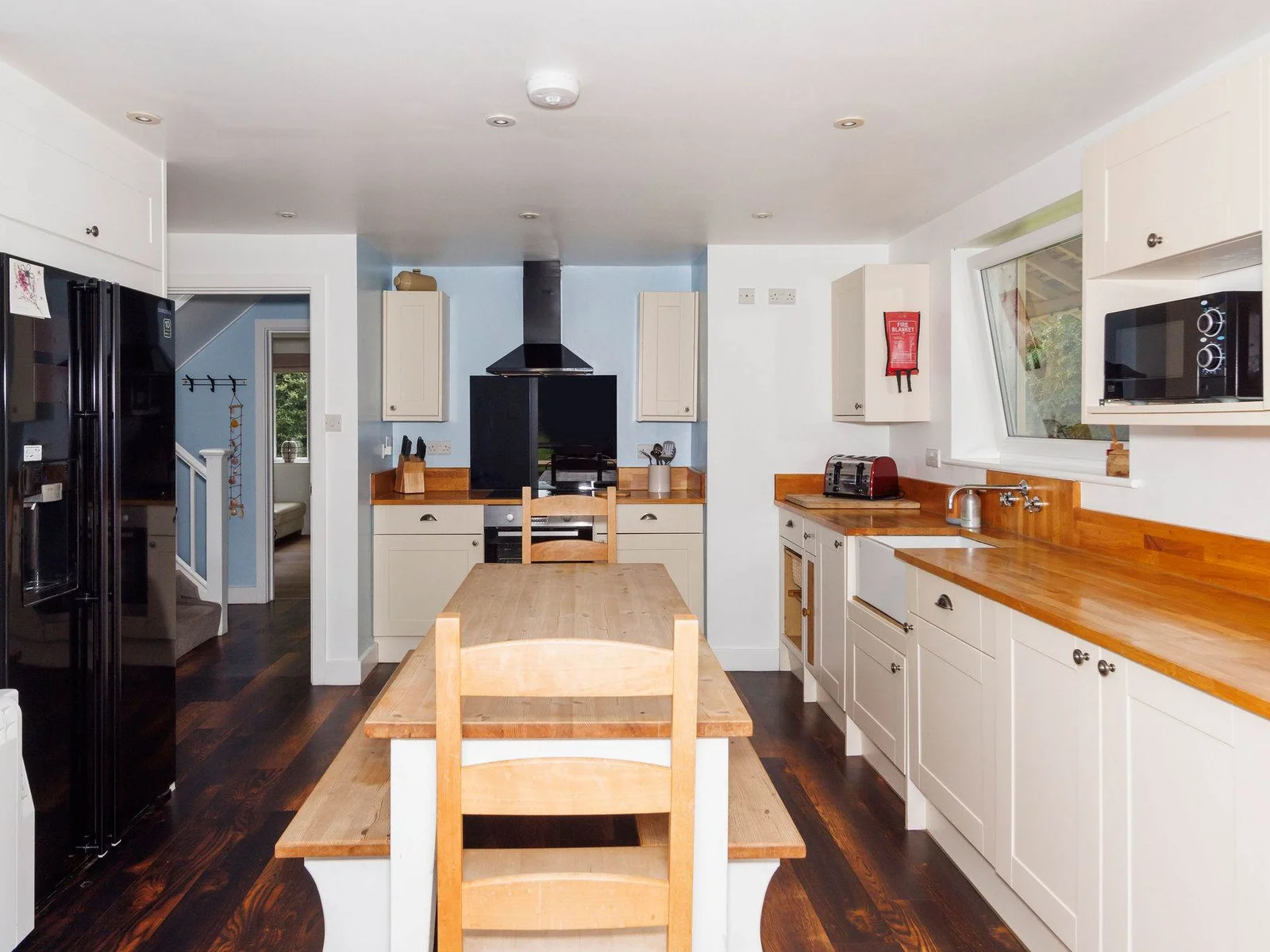 The fully-equipped kitchen has everything you need to prepare drinks and meals.
