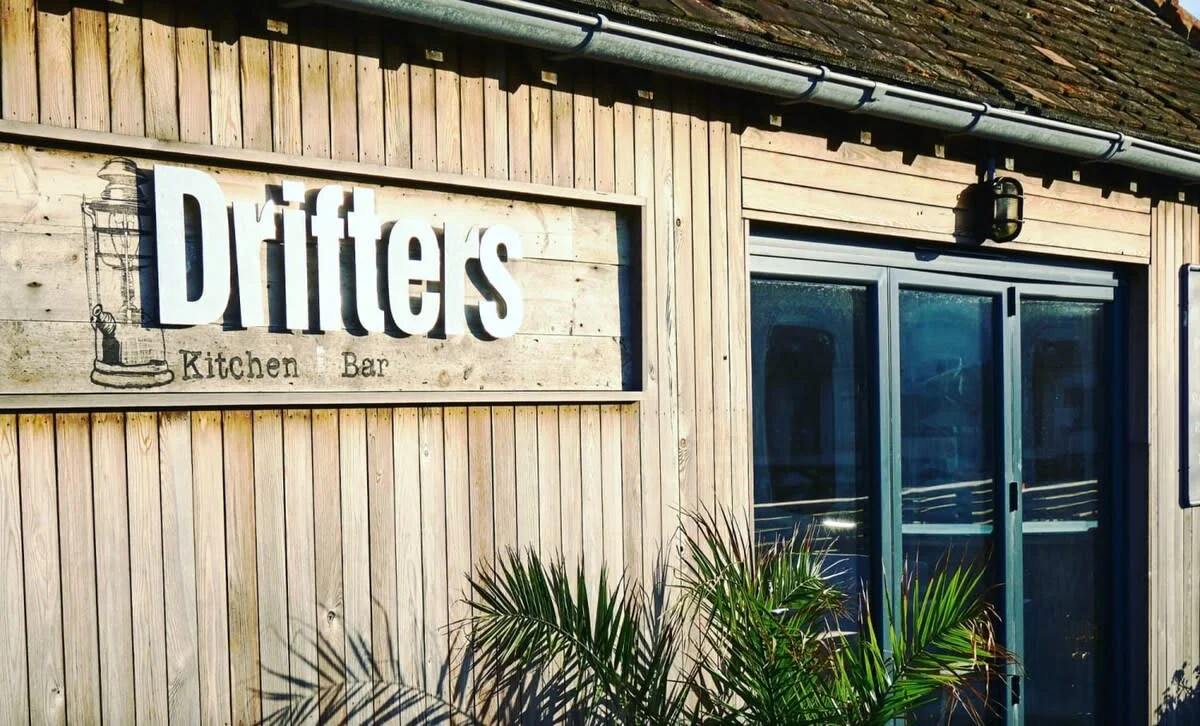The apartment is above Drifters, a relaxed seaside bistro restaurant in East Wittering.
