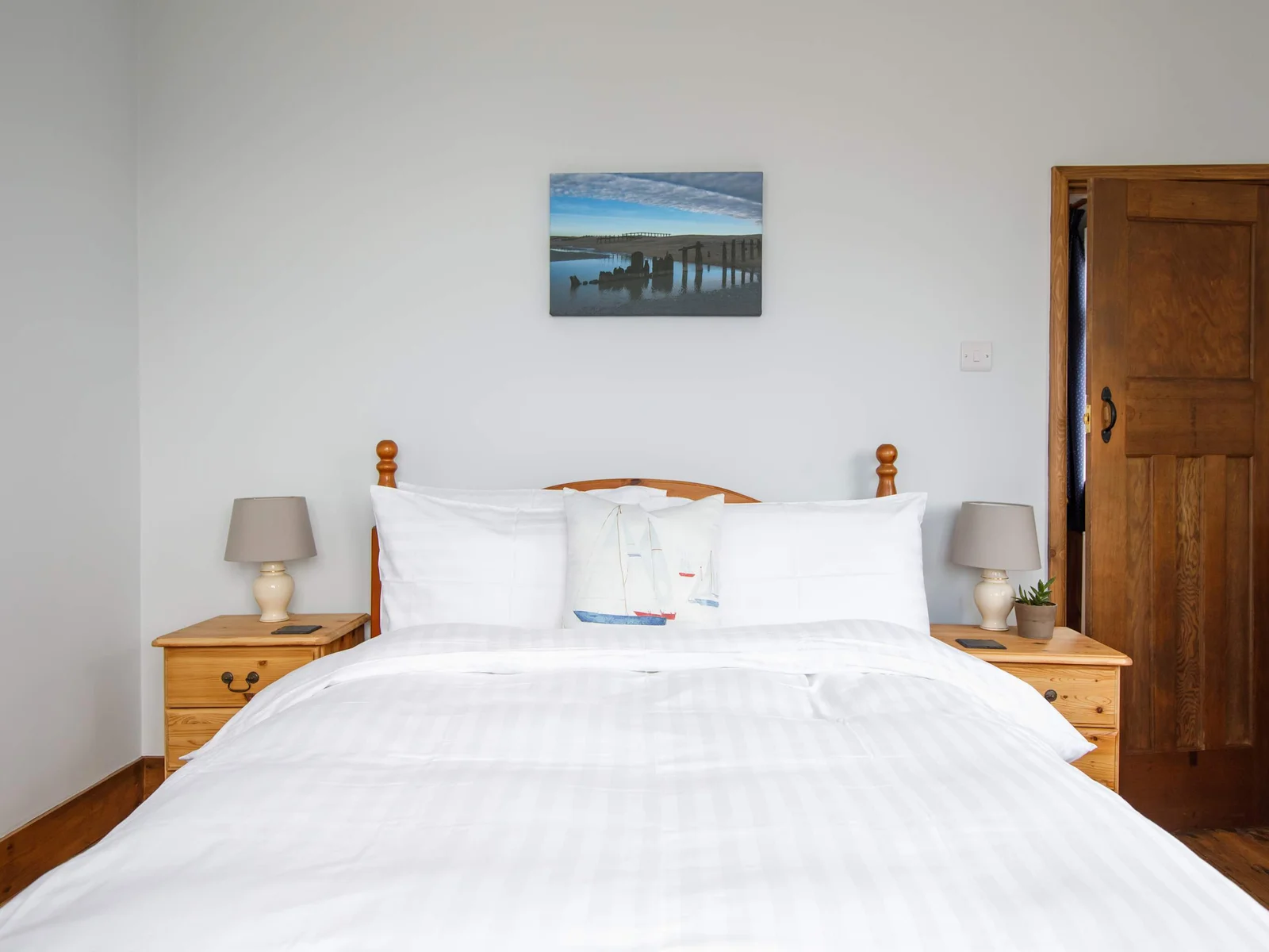 The house can accommodate up to 12 guests
