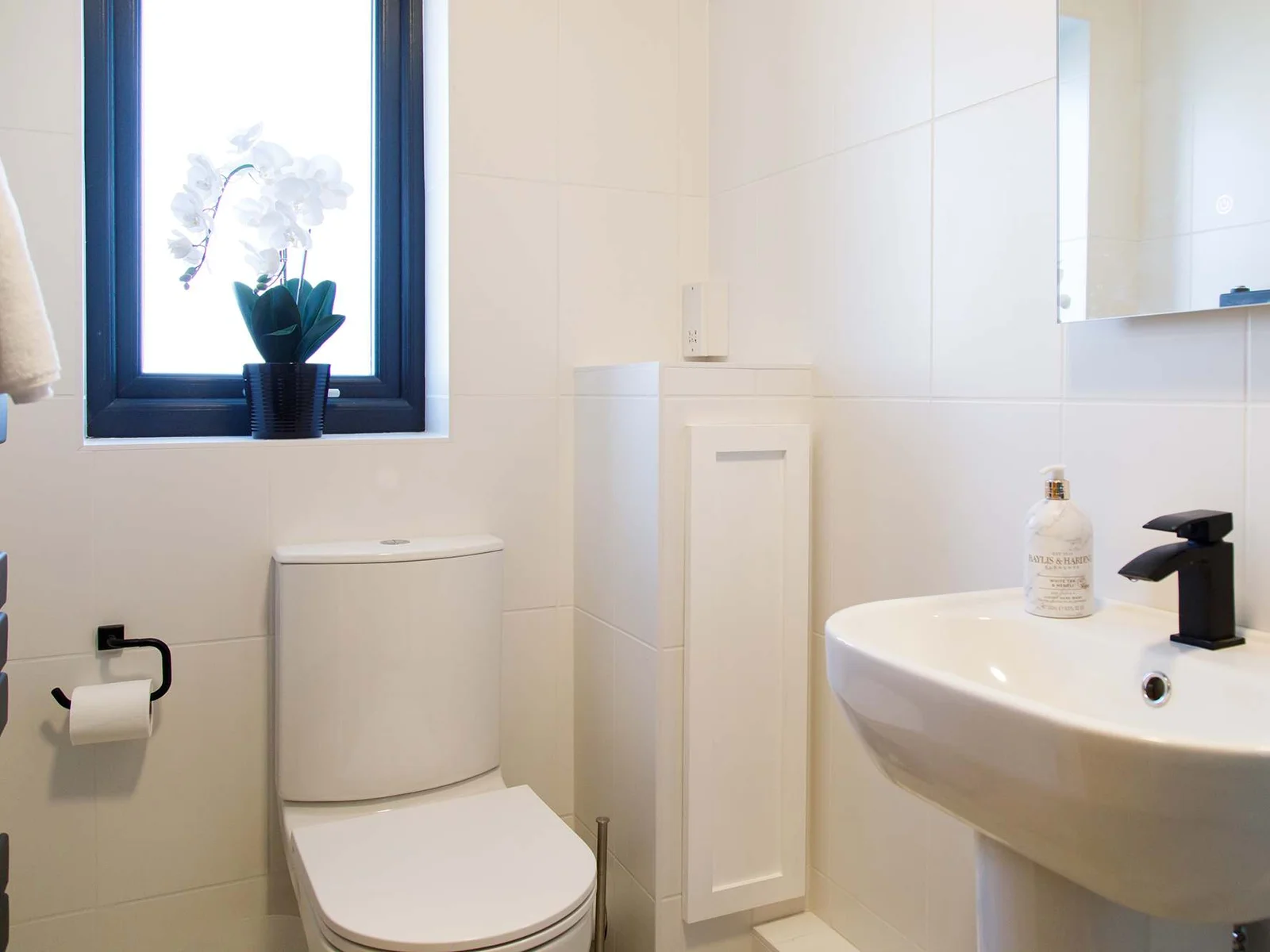 The newly appointed downstairs shower room.