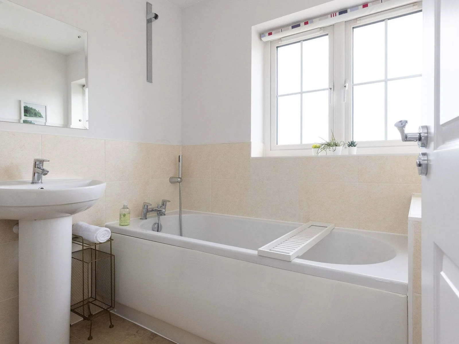 The clean and modern bathroom.