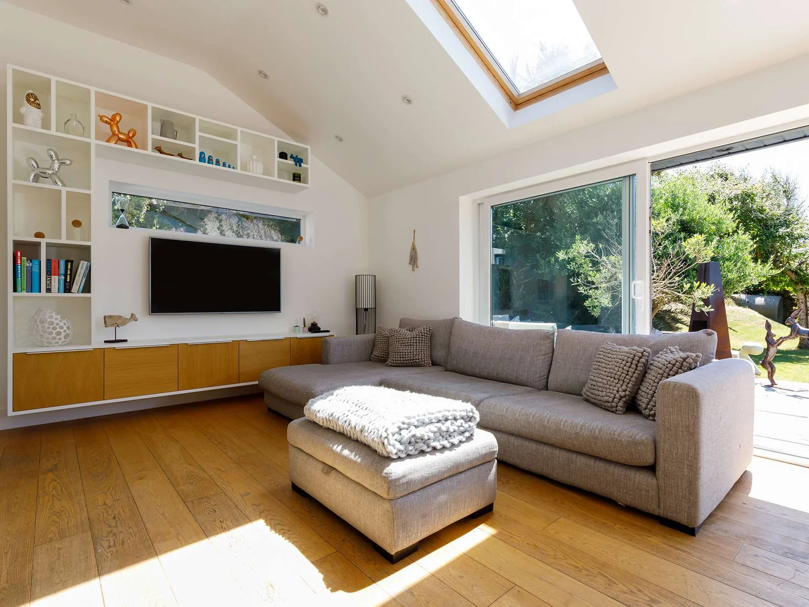 You can see that the sofa is exceptionally comfortable just by looking at it