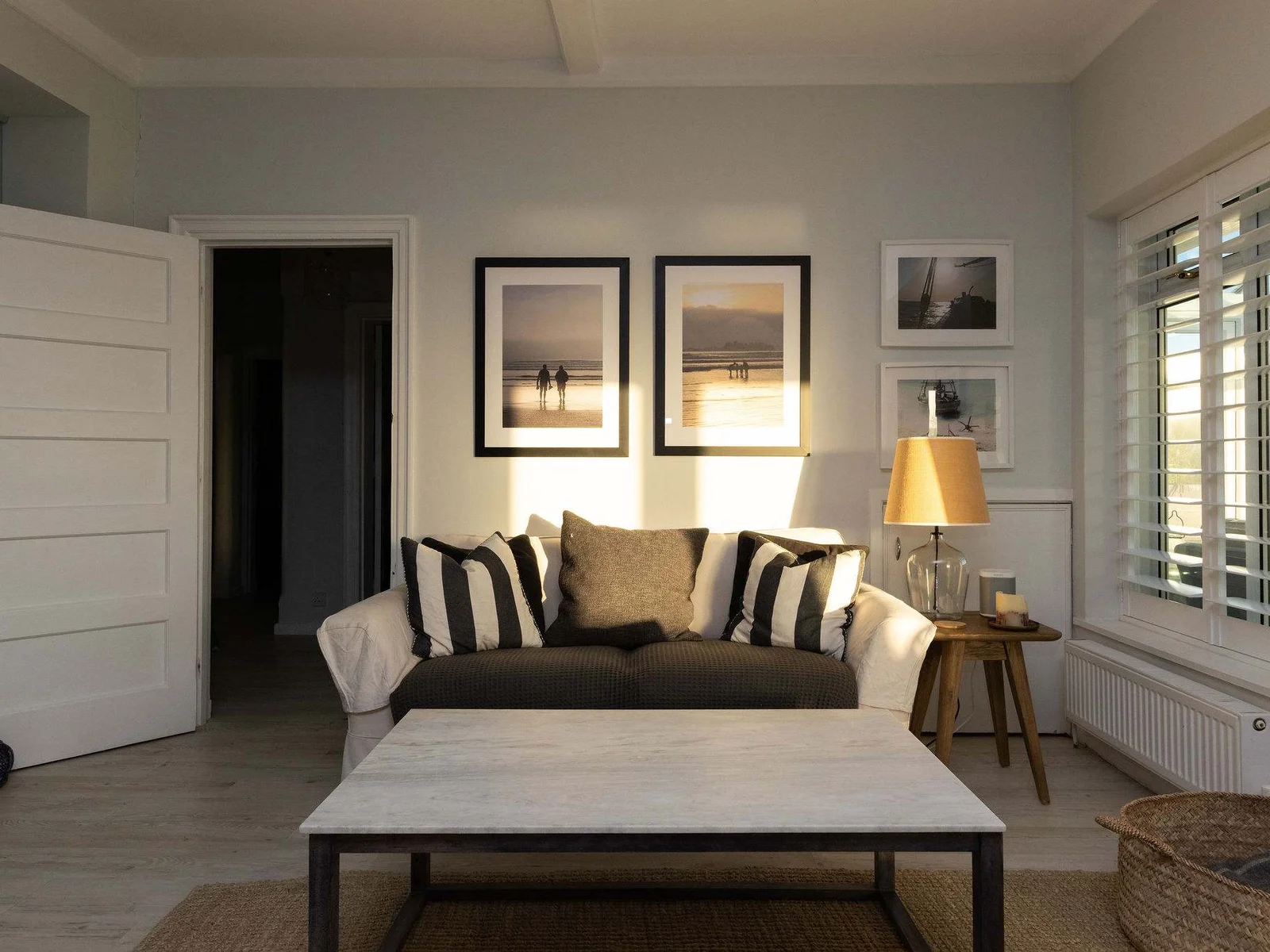 Stylish & sunny lounge seating area, the perfect reading spot!