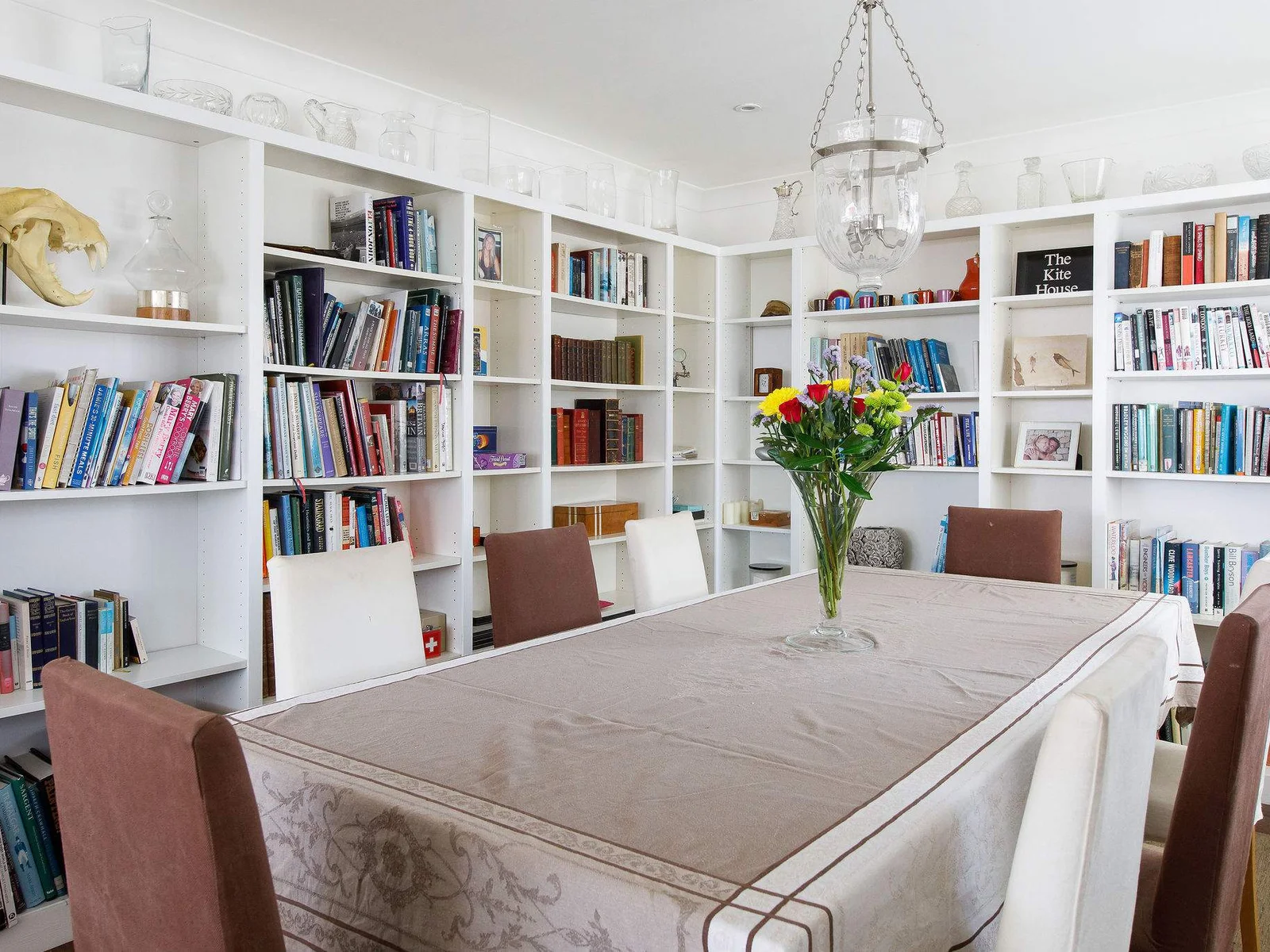 There is a second dining area with plenty of reading material. A great place for evening board games or dinners.