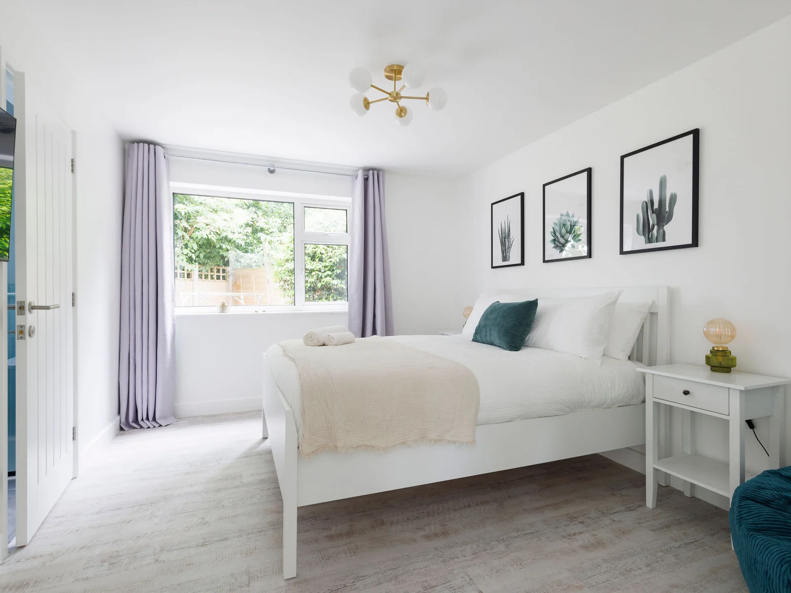 Ground Floor bedroom w King Bed