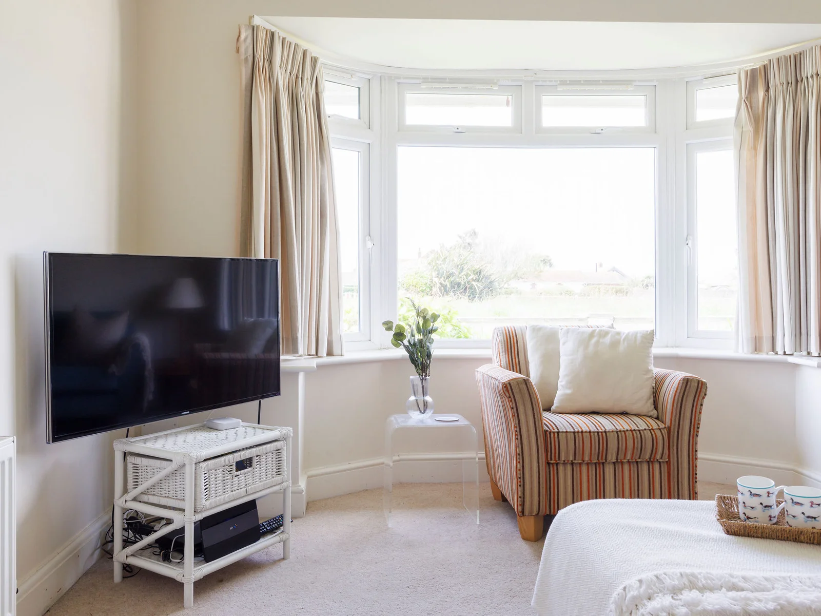 Smart TV and seating for 7 in the 2nd sitting room
