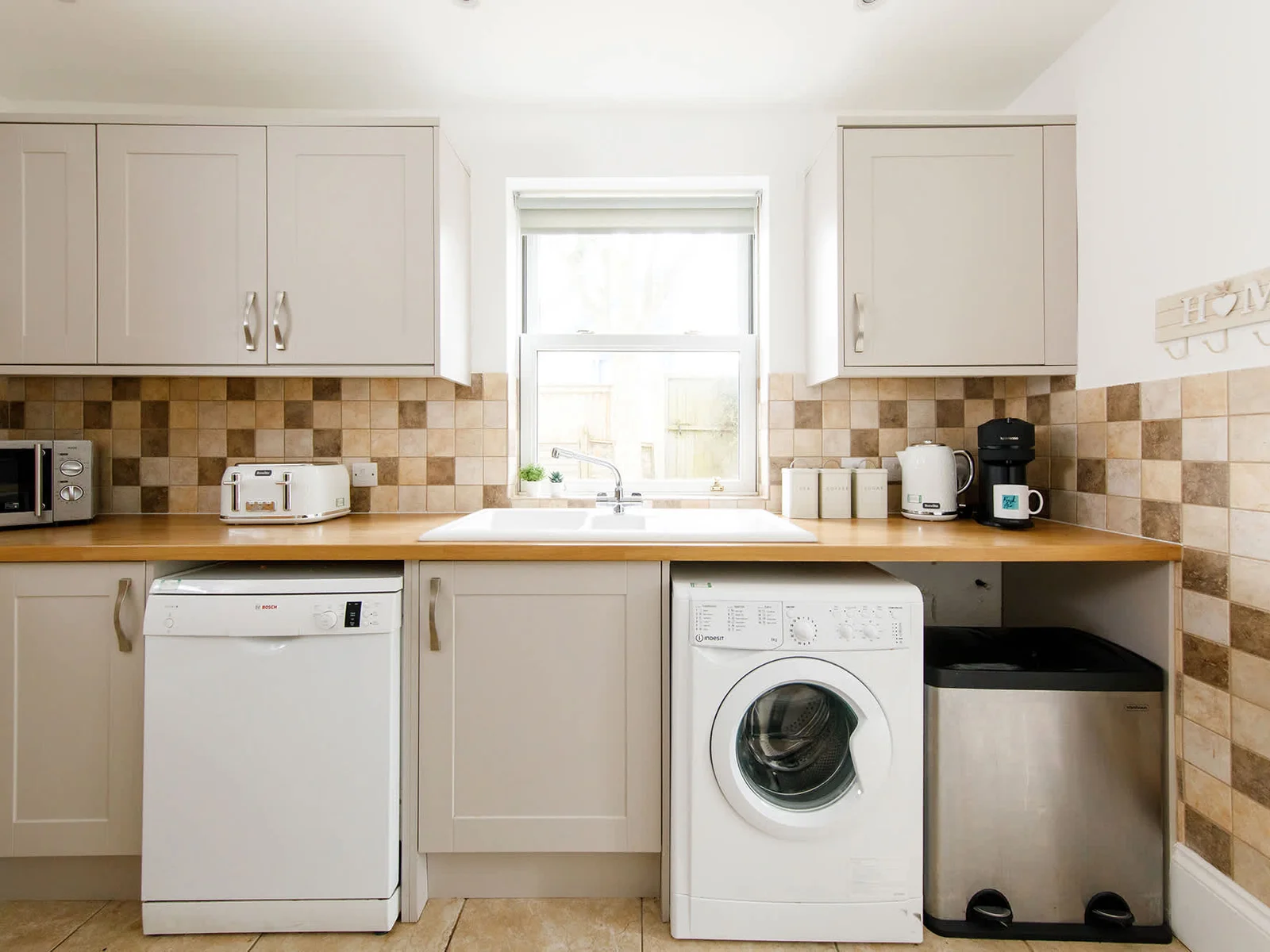 Handy washing machine and dishwasher.