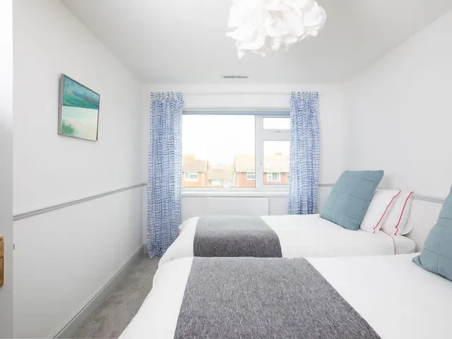 Bright & Modern Selsey Seafront Home