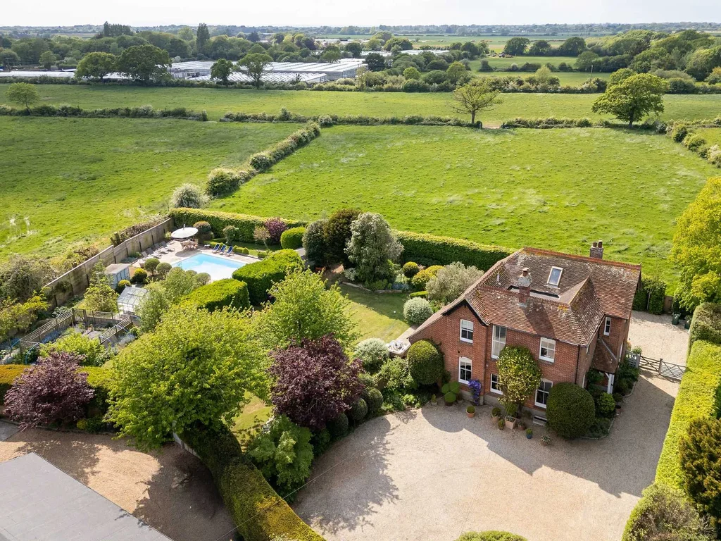 House & Annexe, Sleeps 18, Heated Pool