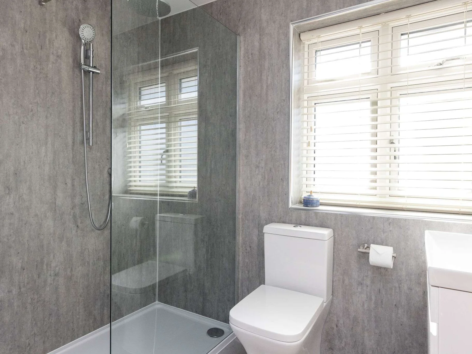 Bright and well-designed interiors offering a fresh, contemporary feel throughout your coastal getaway.