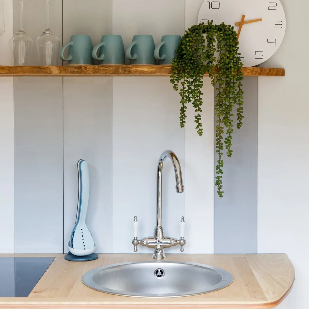 The Hut has a sink with hot running water.