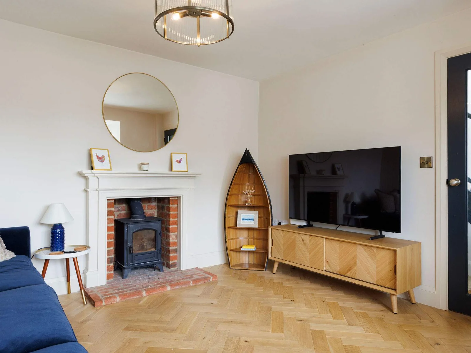 Relax on the sofa and watch your favourite shows or films on the smart TV.