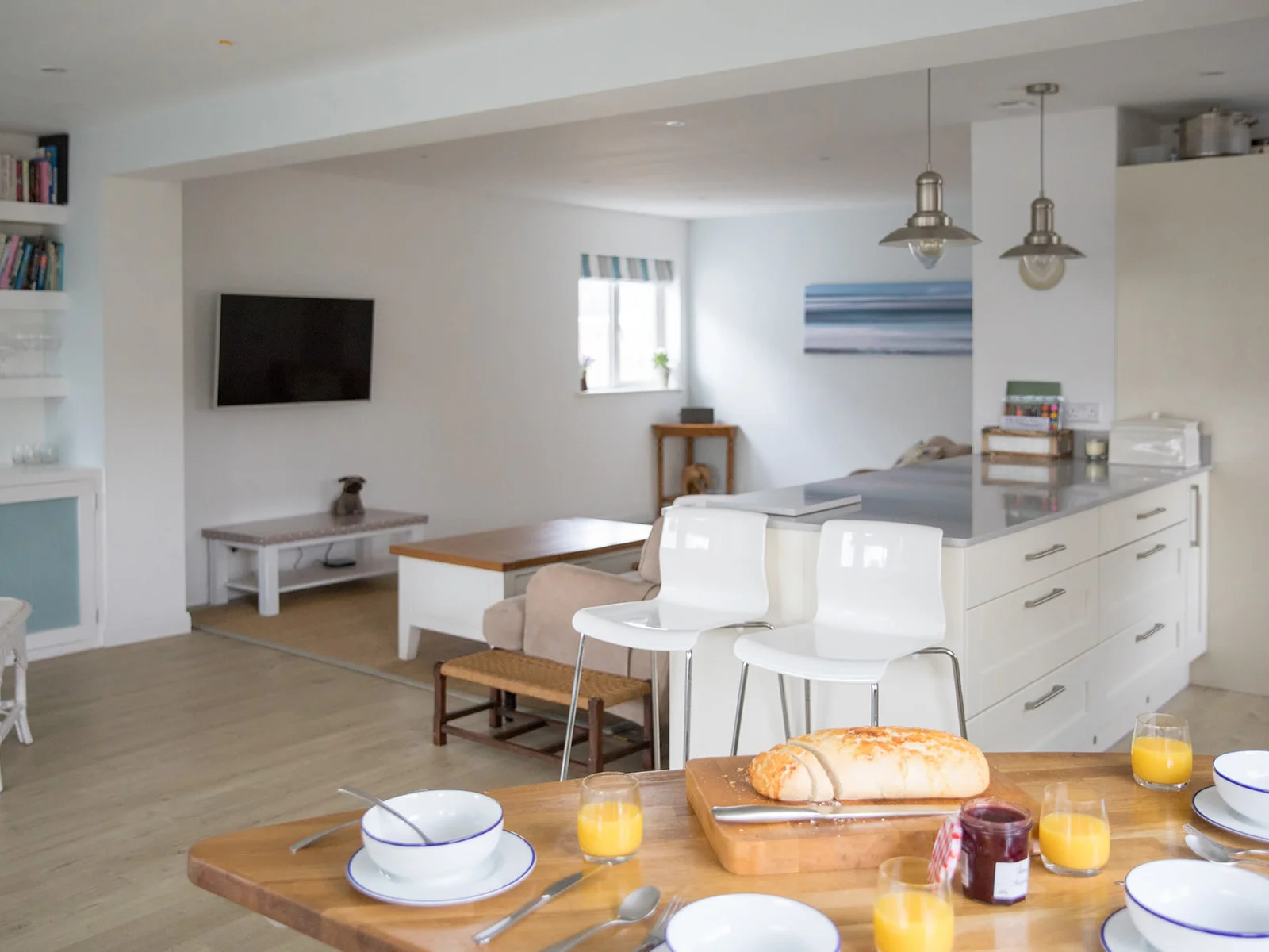 Start your day at the charming breakfast corner.