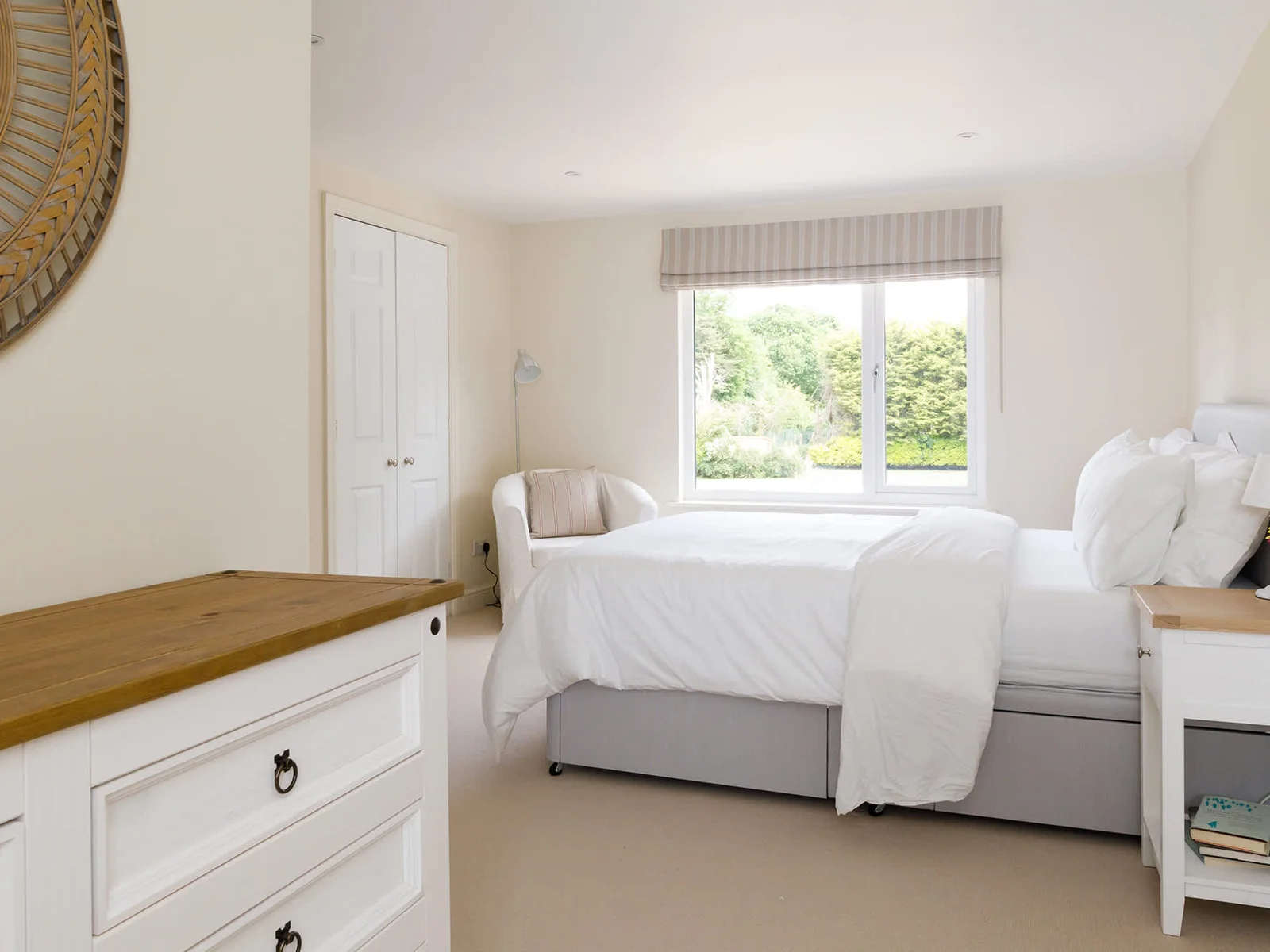 King room with ensuite bathroom.