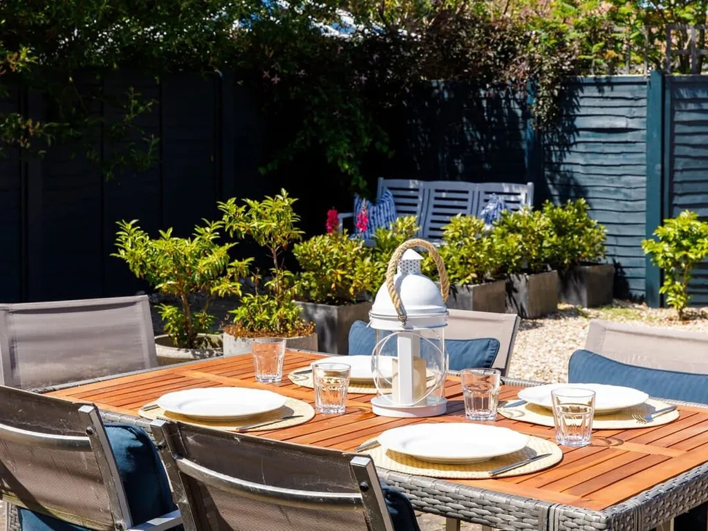 Wonderful Seafront Home – Panoramic Ocean Views