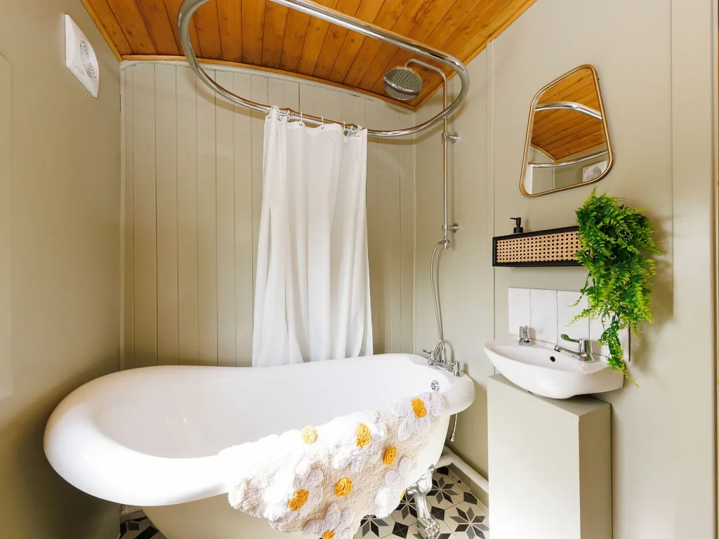 Beautifully Restored WW2 Carriage – Sleeps 6